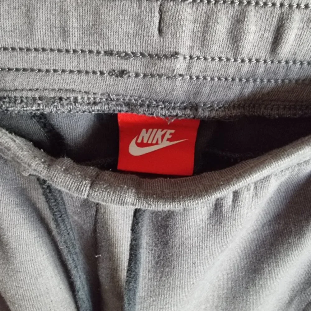 Nike Men's Gray Jogger Pant - Picture 4 of 8
